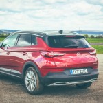opel-grandland-x-hybrid4-16