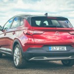 opel-grandland-x-hybrid4-18