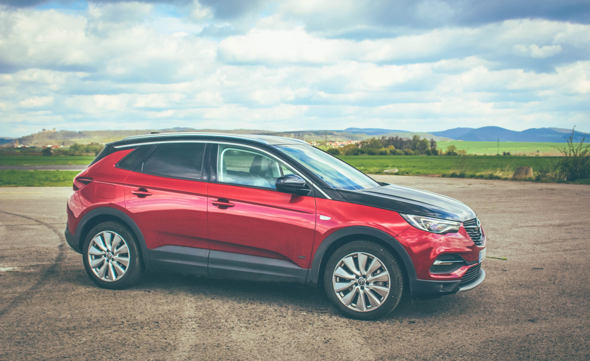 opel-grandland-x-hybrid4-7