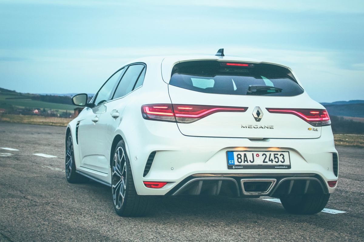 renault-megane-rs-2021-10