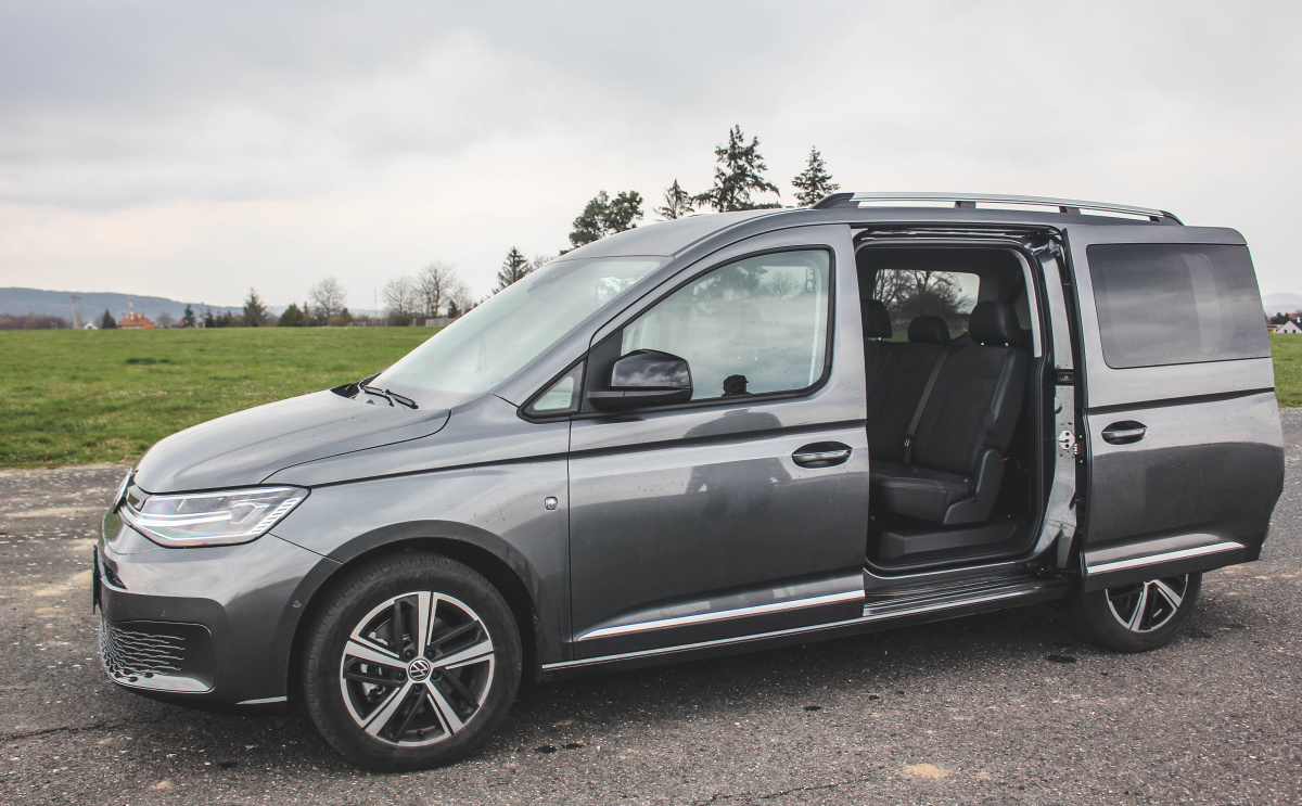 vw-caddy-max-2021-13