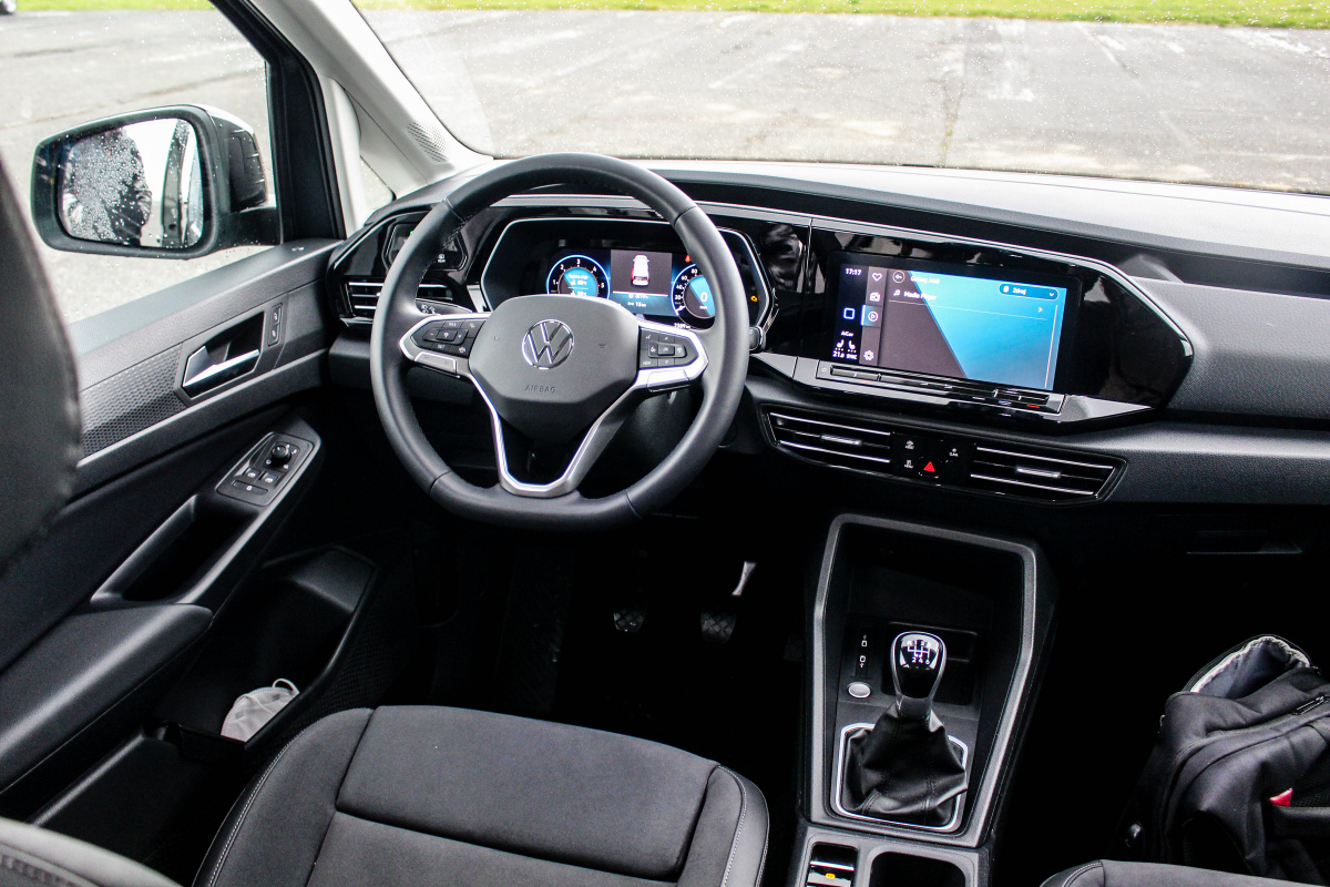 vw-caddy-max-2021-18