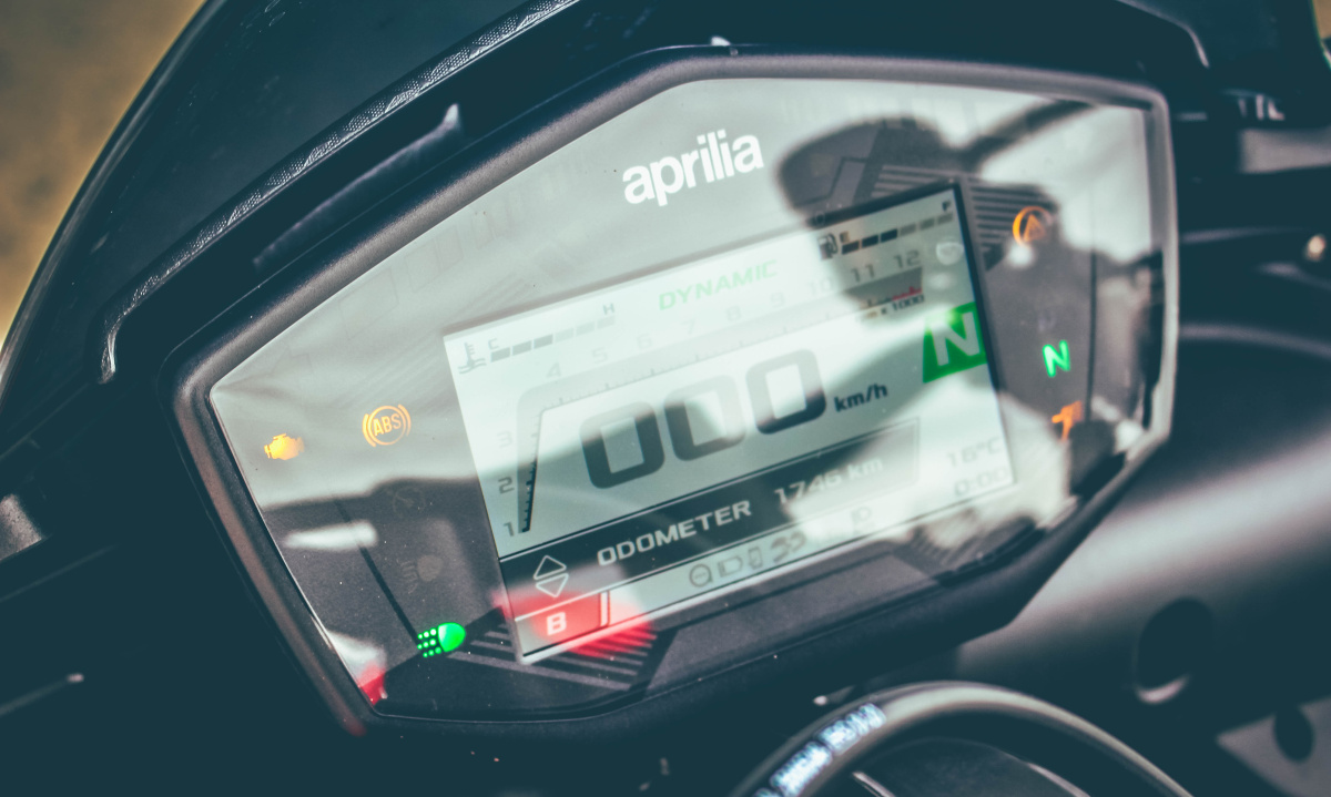 aprilia-tuono-660-2021-10