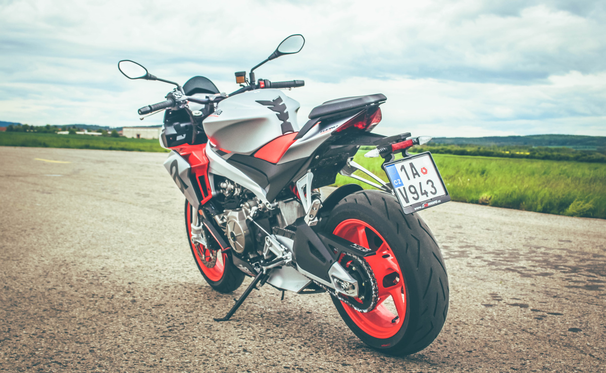 aprilia-tuono-660-2021-12