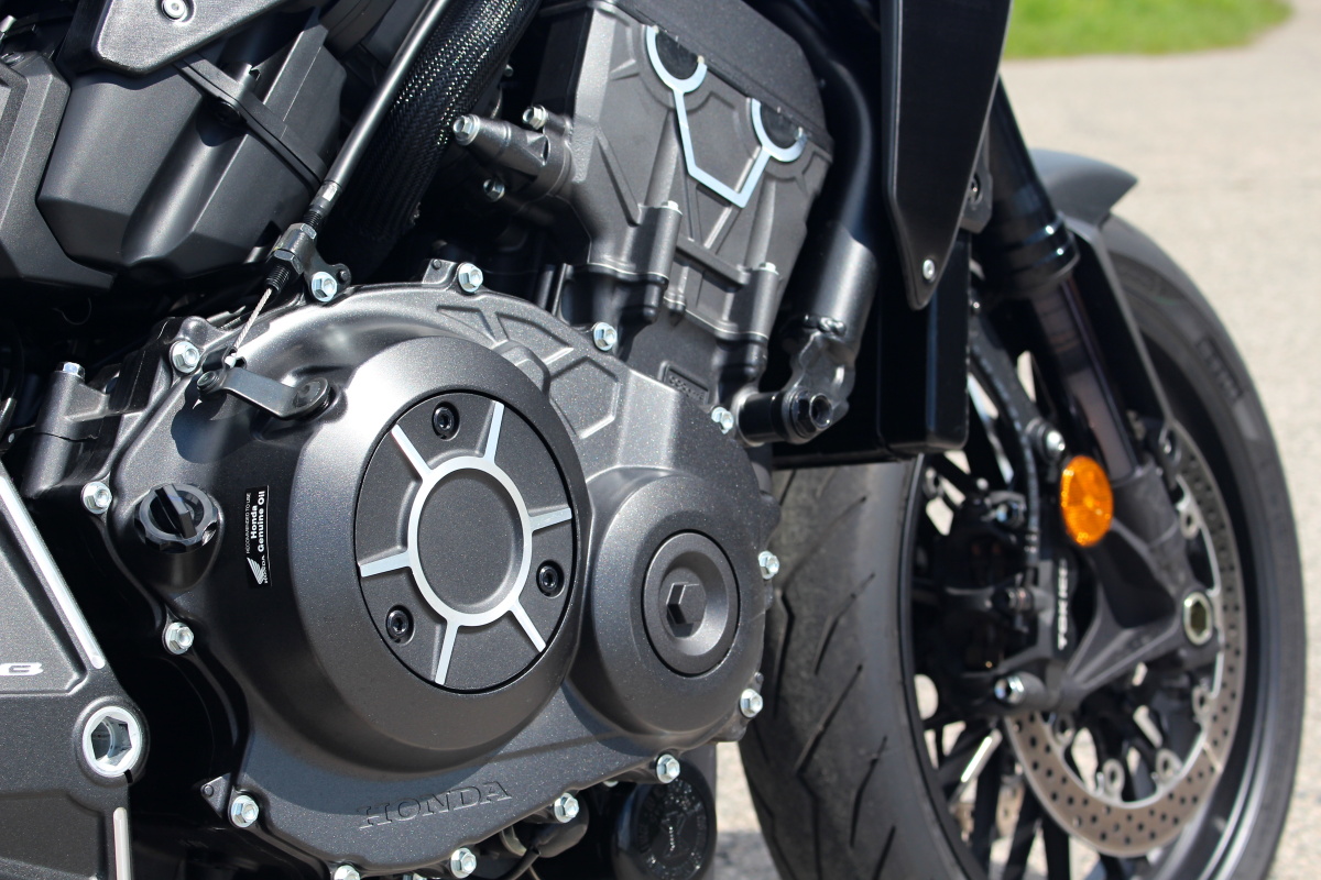 honda-cb1000r-black-edition-15