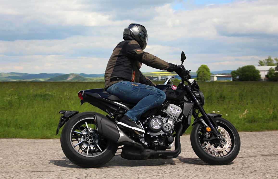 honda-cb1000r-black-edition-2