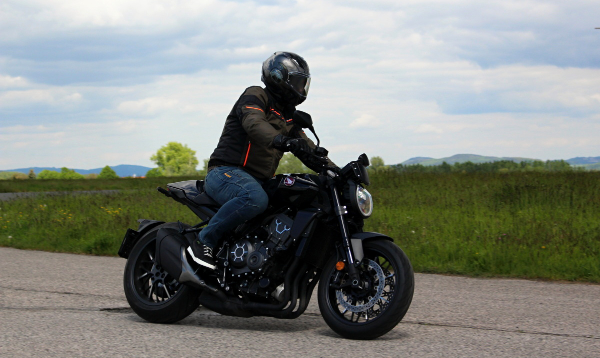 honda-cb1000r-black-edition-4