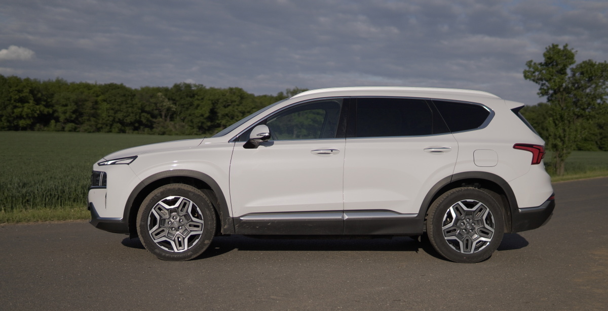 hyundai-santa-fe-2021-12