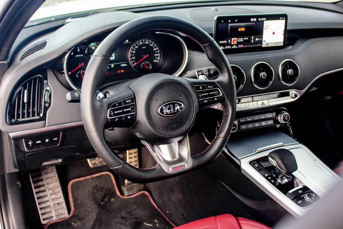 kia-stinger-2021-12
