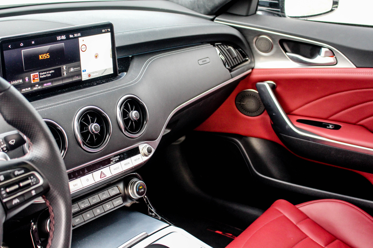 kia-stinger-2021-14