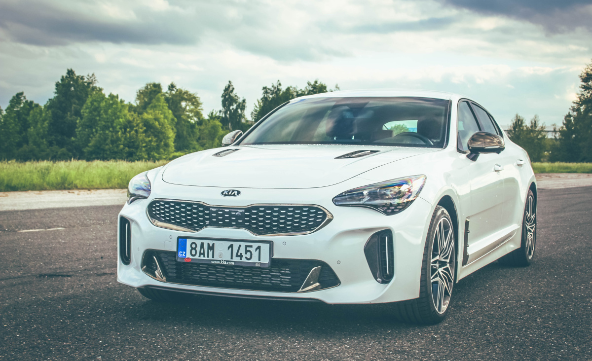 kia-stinger-2021-16