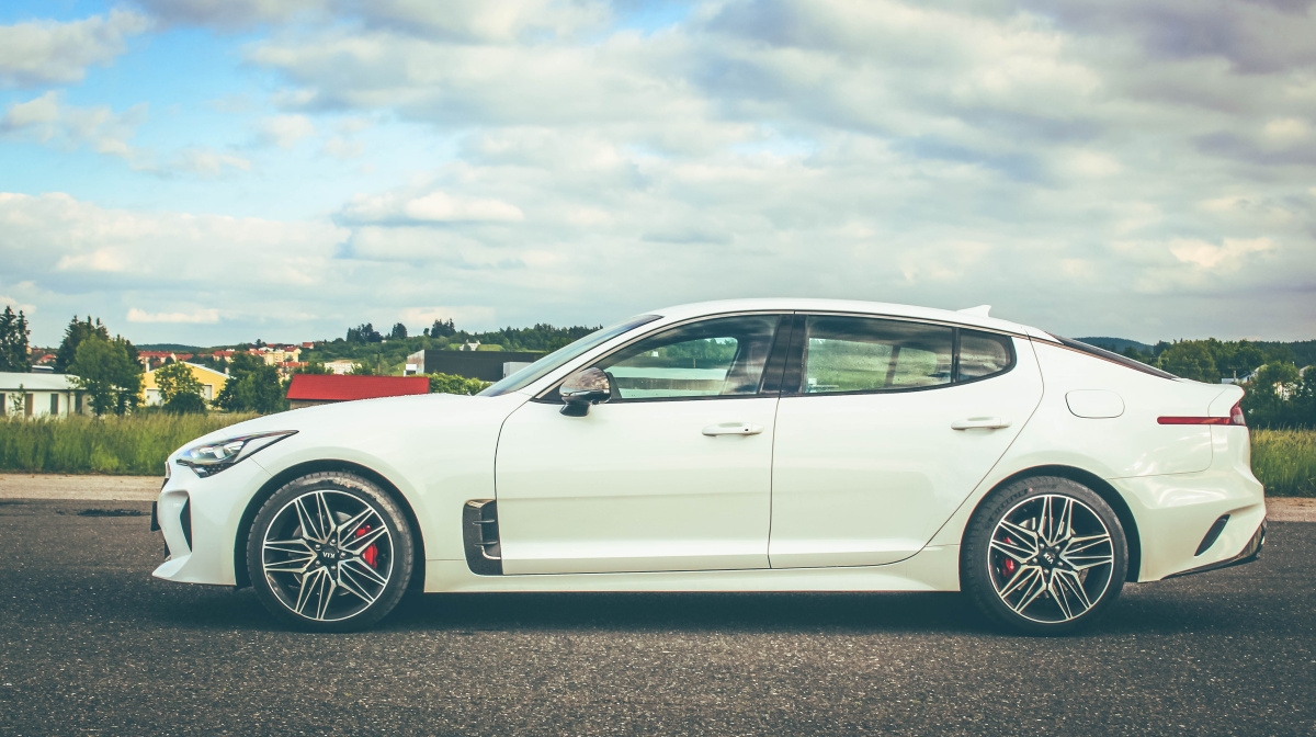 kia-stinger-2021-19