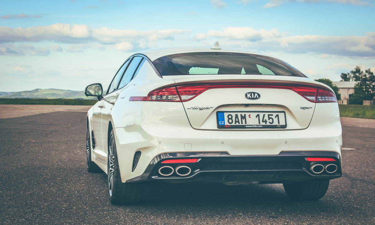 kia-stinger-2021-24