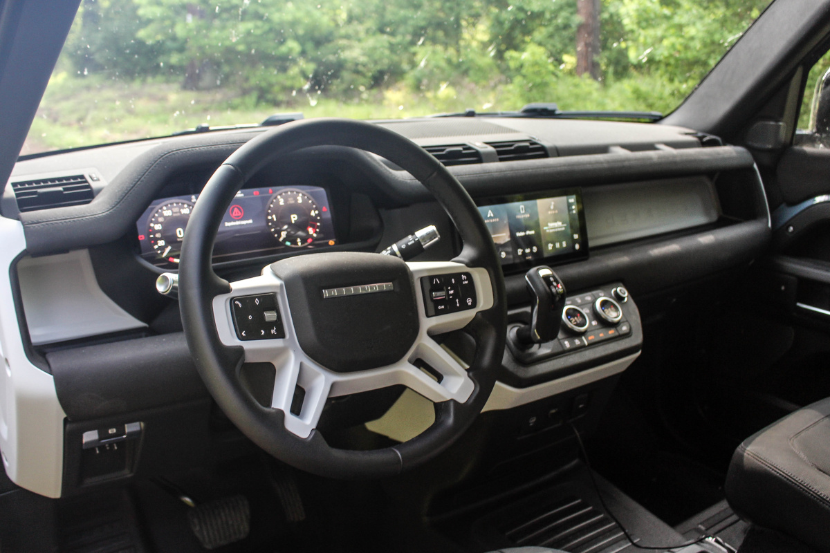 land-rover-defender-90-2021-16