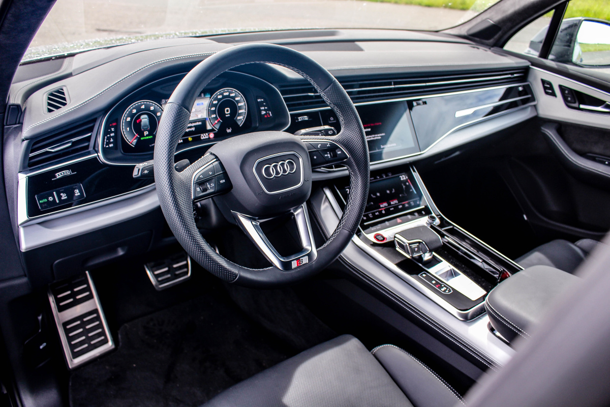 audi-sq7-2021-12