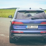 audi-sq7-2021-24