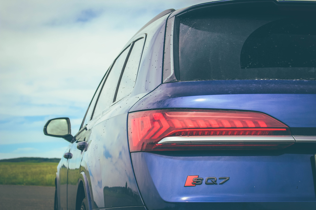 audi-sq7-2021-29