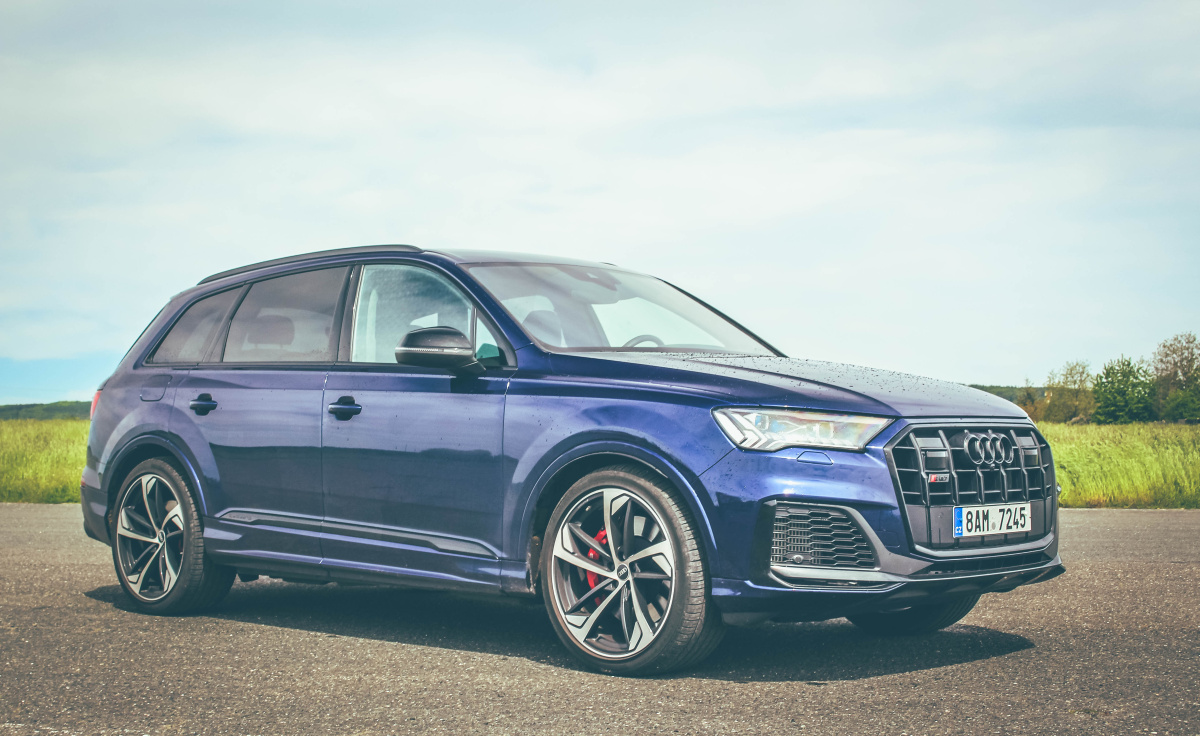 audi-sq7-2021-8