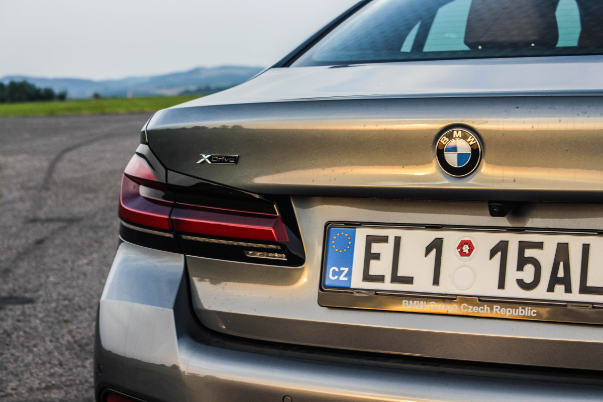 bmw-5-lci-2021-30