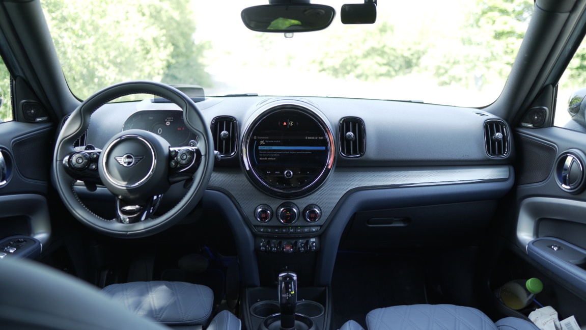 mini-countryman-2021-35