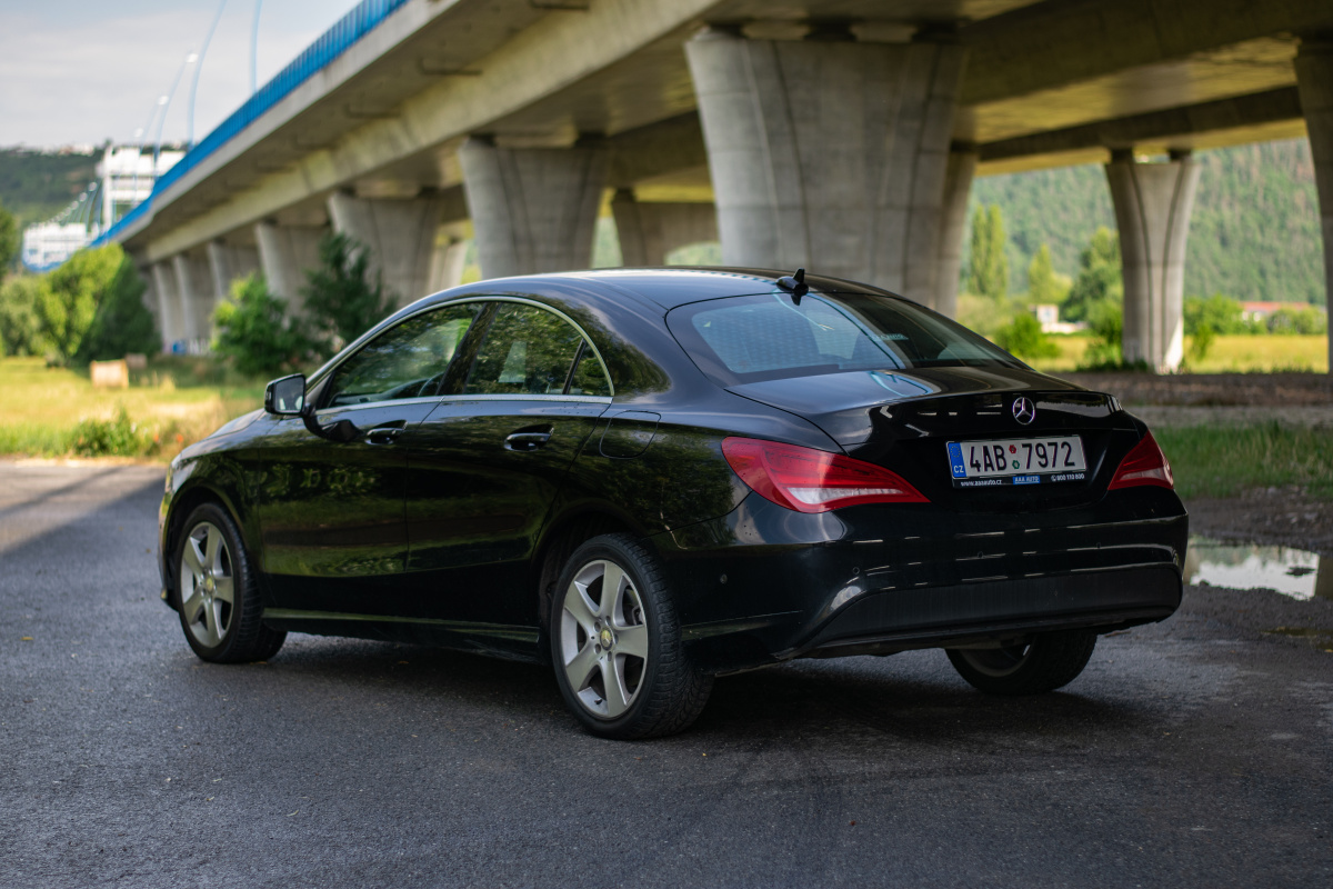 mercedes-benz-cla-15