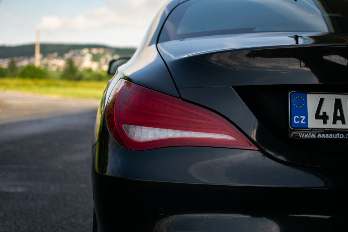 mercedes-benz-cla-32