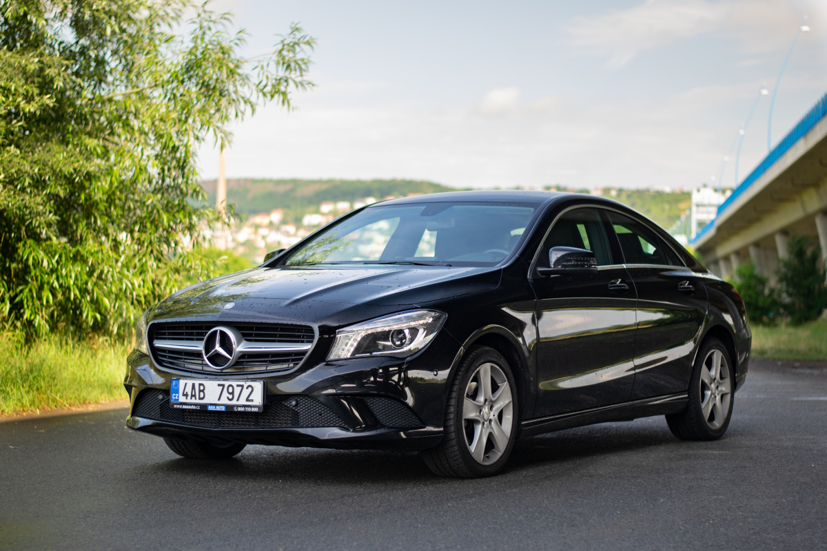 mercedes-benz-cla-8