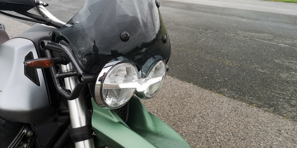 moto-guzzi-v85-tt-travel-centenario-17