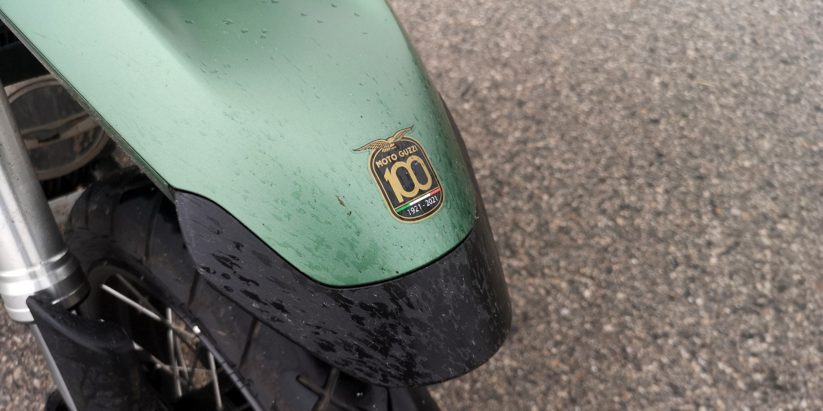 moto-guzzi-v85-tt-travel-centenario-18