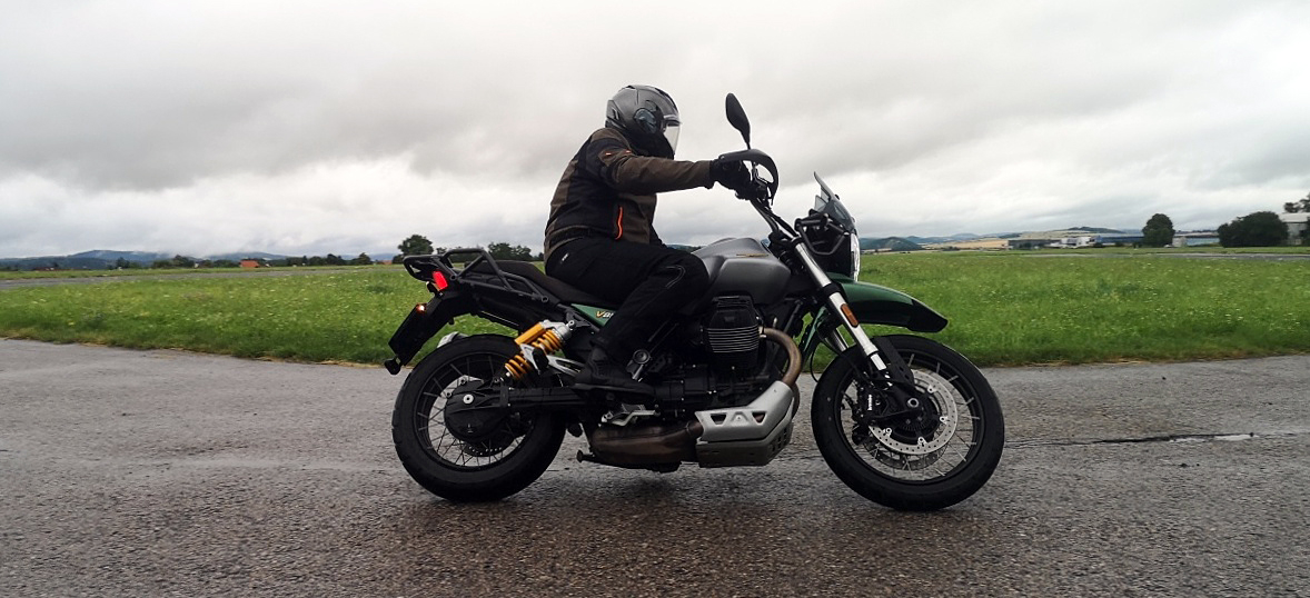moto-guzzi-v85-tt-travel-centenario-6