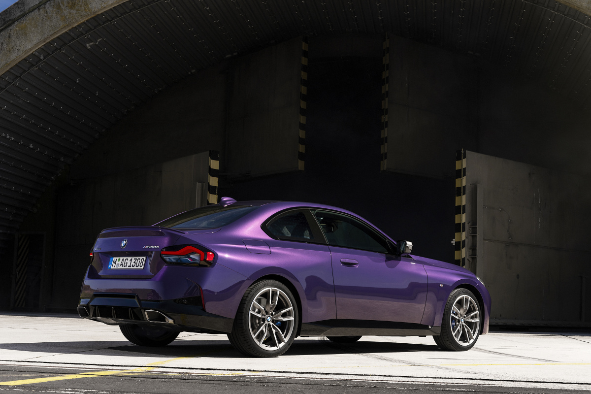 p90428443_highres_the-all-new-bmw-m240