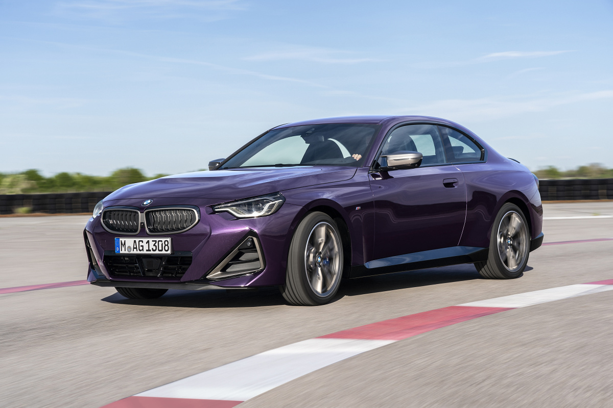 p90428445_highres_the-all-new-bmw-m240