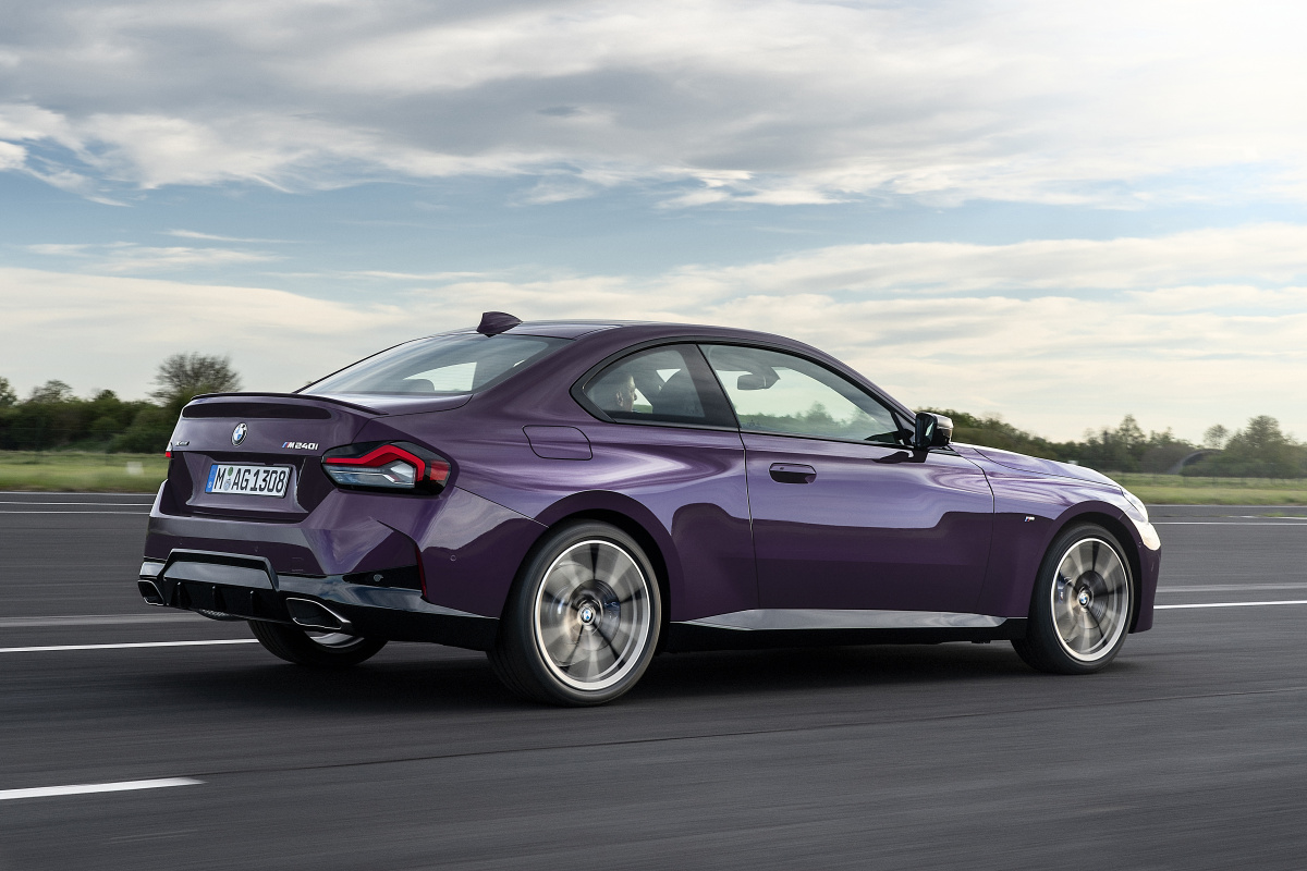 p90428453_highres_the-all-new-bmw-m240