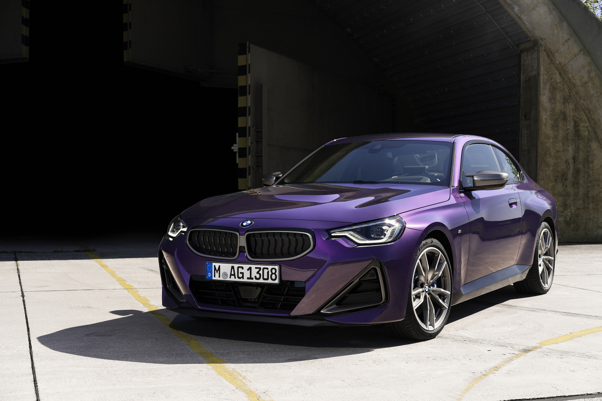 p90428477_highres_the-all-new-bmw-m240