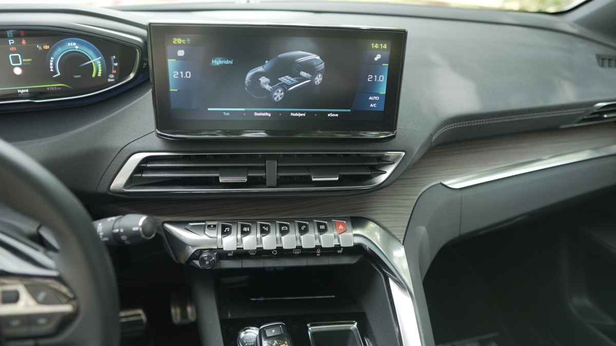 peugeot-3008-hybrid4-22