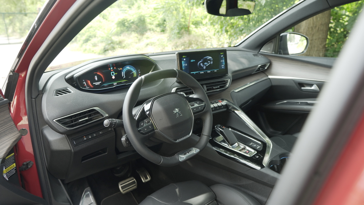 peugeot-3008-hybrid4-28