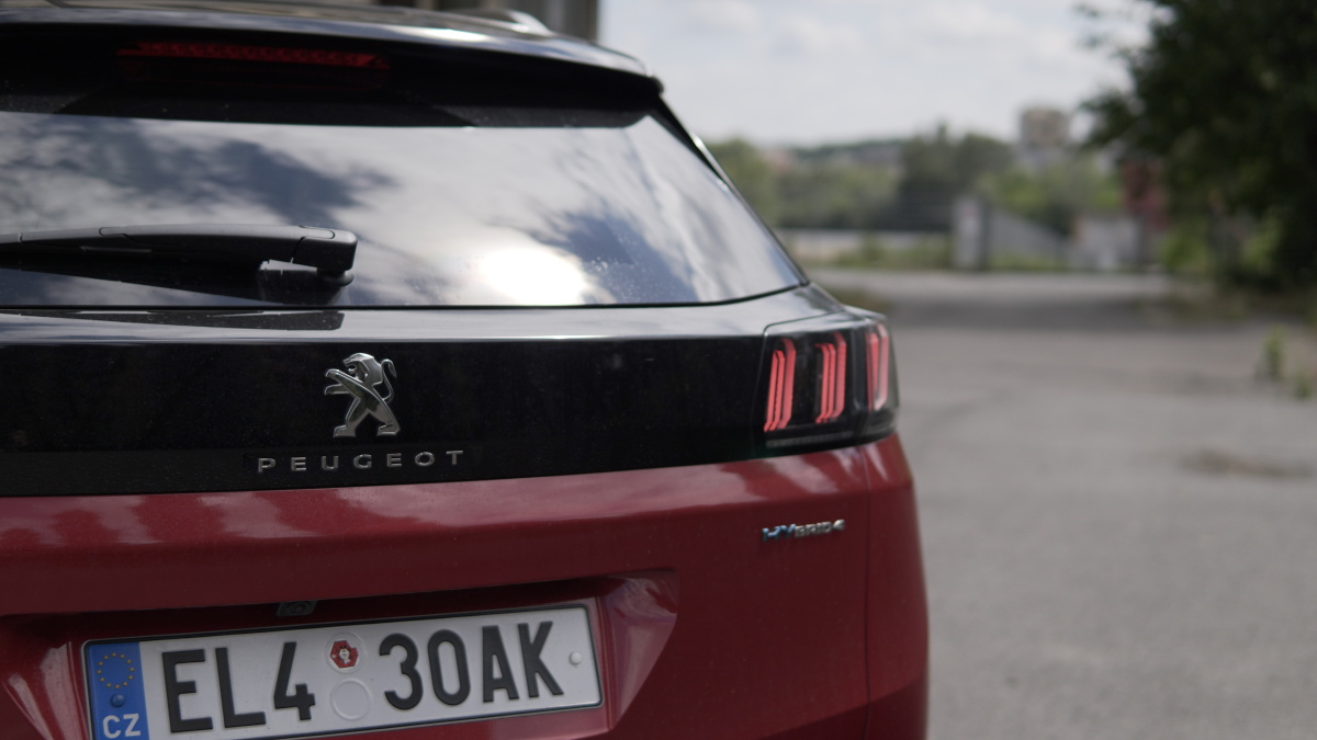 peugeot-3008-hybrid4-48