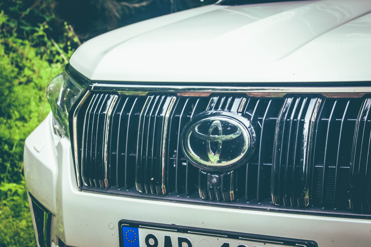 toyota-land-cruiser-2021-12
