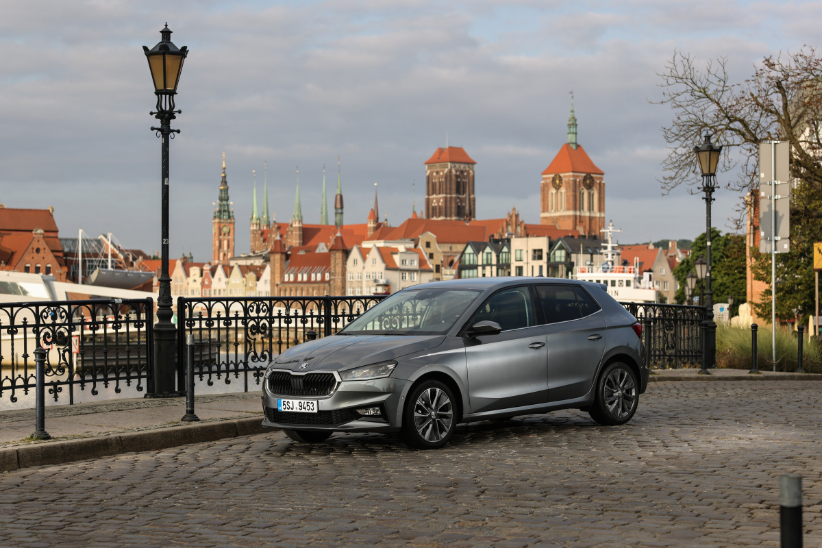 16_skoda_fabia_ml_graphite_grey