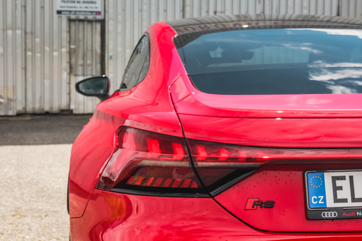 audi-e-tron-gt-rs-20
