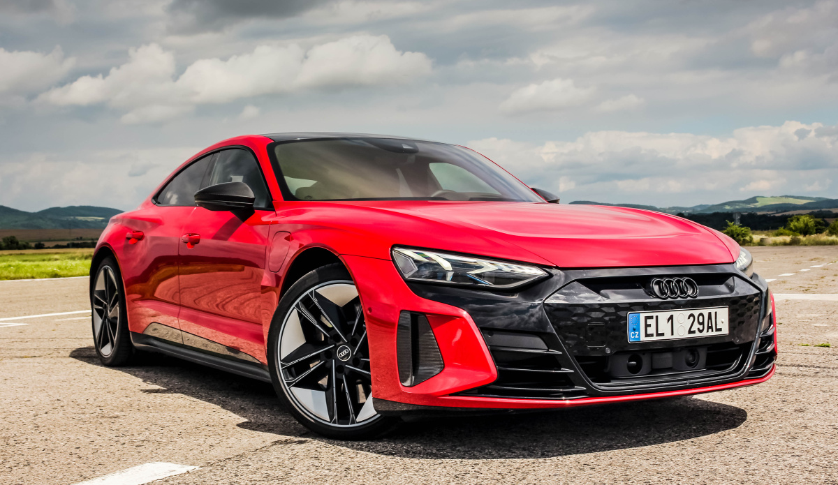audi-e-tron-gt-rs-32