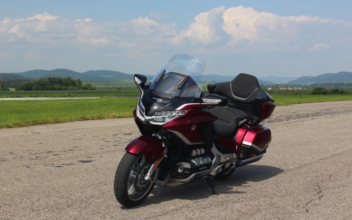 honda-gl-1800-gold-wing-tour-25