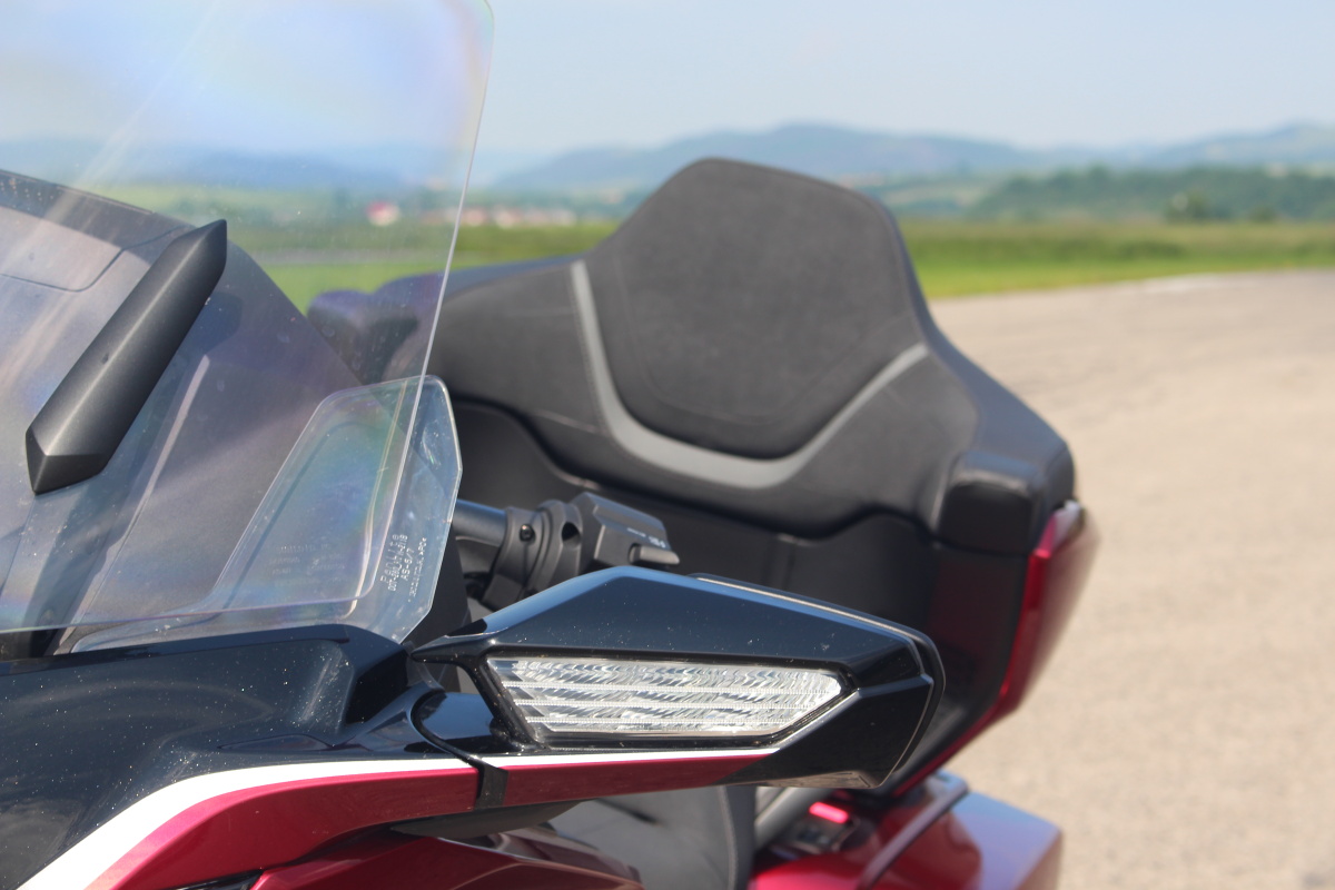 honda-gl-1800-gold-wing-tour-31