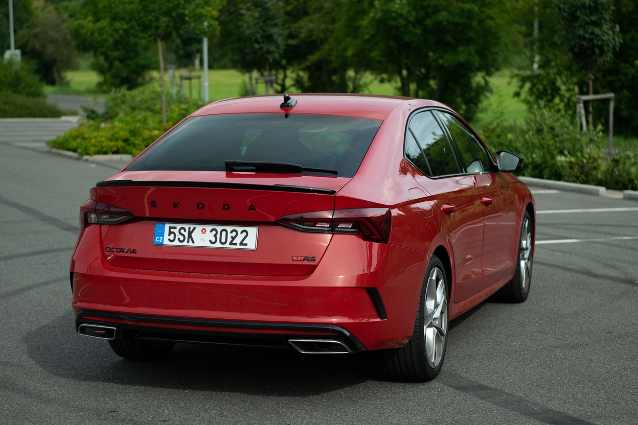 skoda-octavia-rs-2021-35