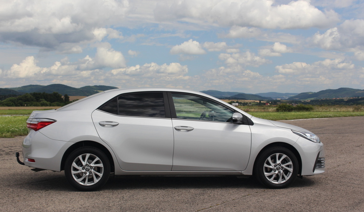 toyota-corolla-12