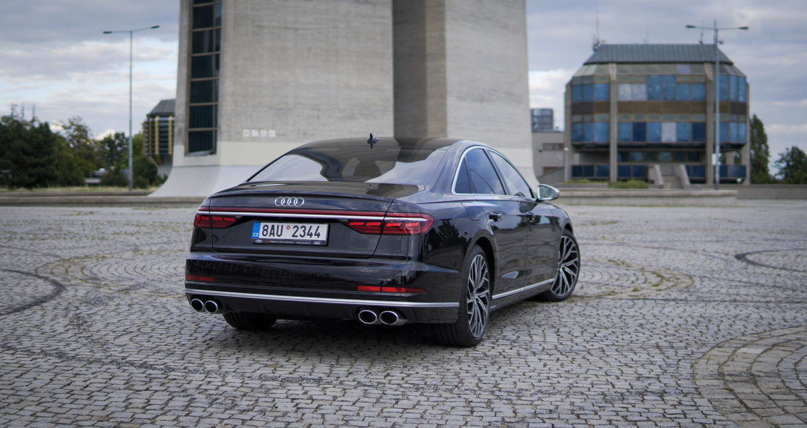 audi-s8-2021-34