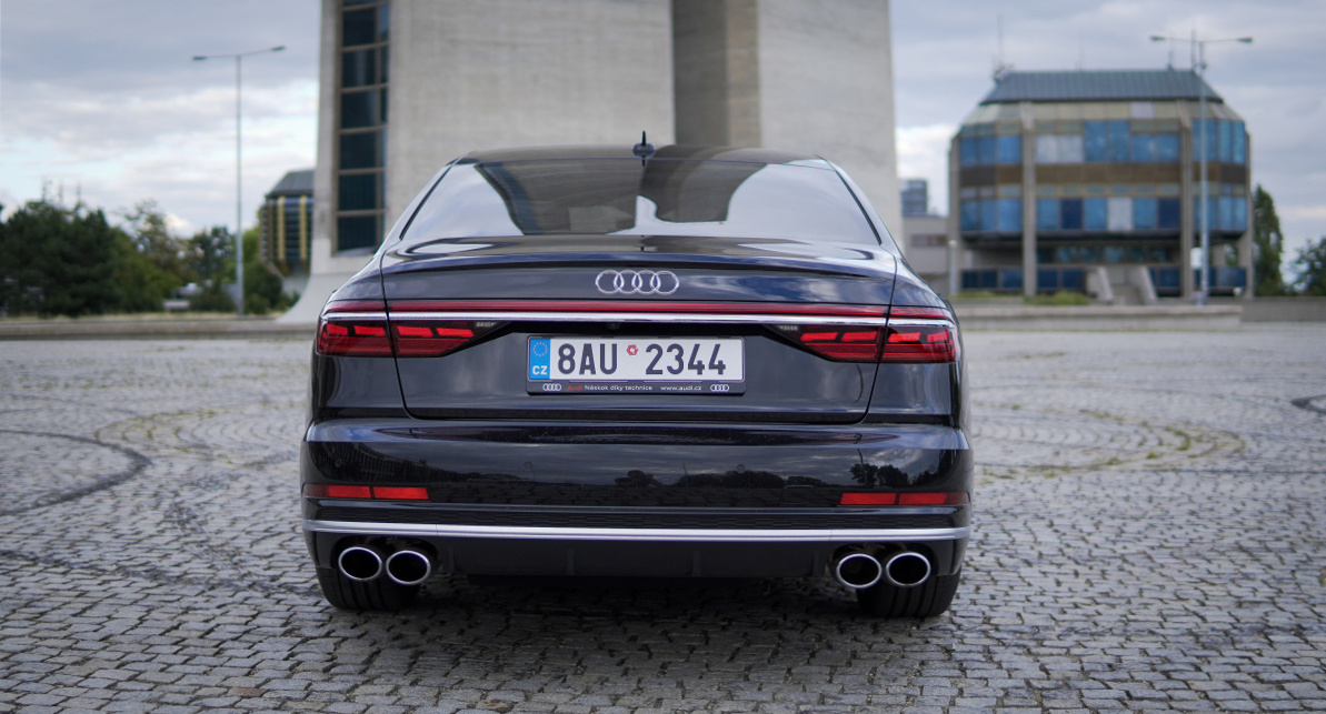 audi-s8-2021-35