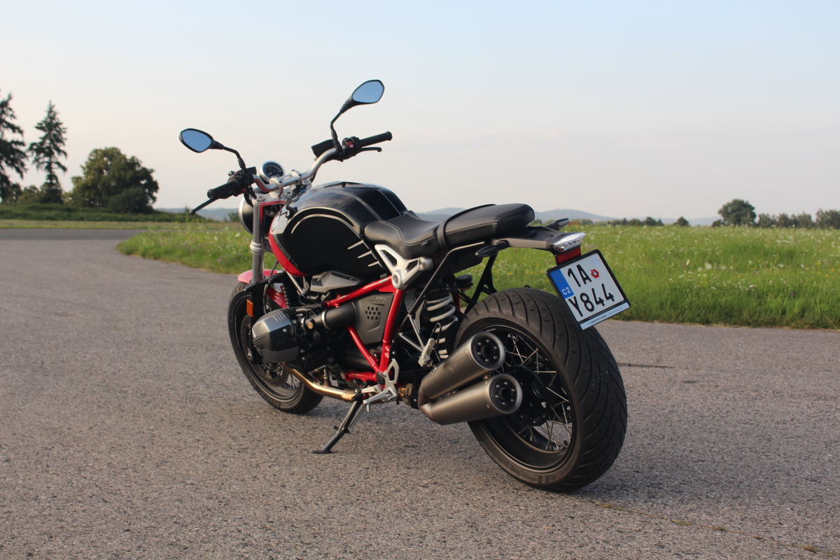 bmw-r-ninet-pure-2021-11