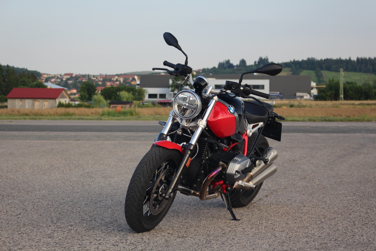 bmw-r-ninet-pure-2021-2