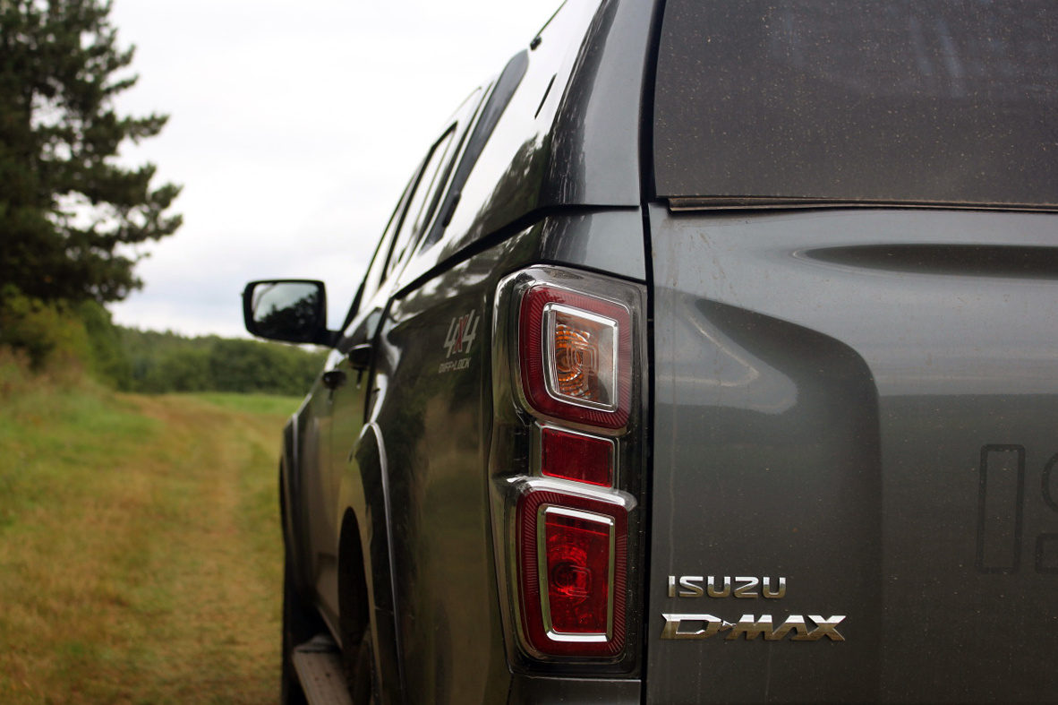 isuzu-d-max-2021-13